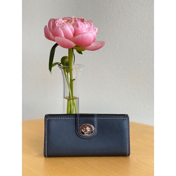 Coach Hamptons Slim Envelope Wallet - Picture 1 of 7